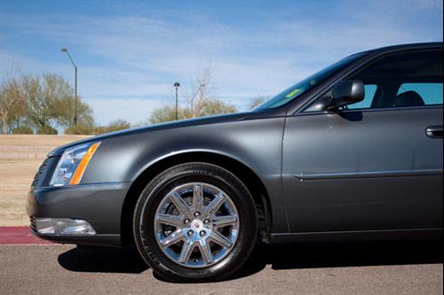 Cadillac DTS 2010 photo 3