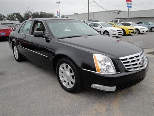 Cadillac DTS 2010 photo 1