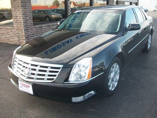 Cadillac DTS XLT Pickup 4D 5 1/2 Ft Unspecified