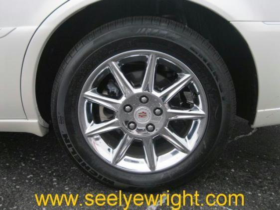 Cadillac DTS 2010 photo 1