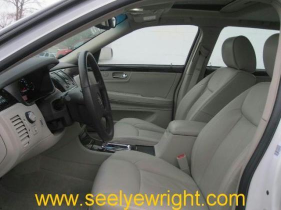 Cadillac DTS 2010 photo 2