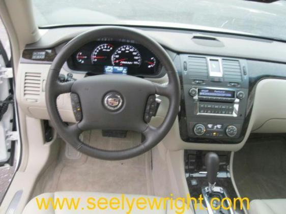 Cadillac DTS 2010 photo 3