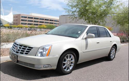 Cadillac DTS 2010 photo 3