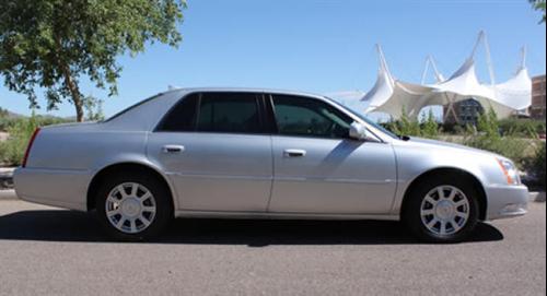 Cadillac DTS 2010 photo 1