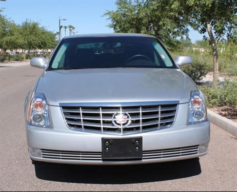 Cadillac DTS 2010 photo 3