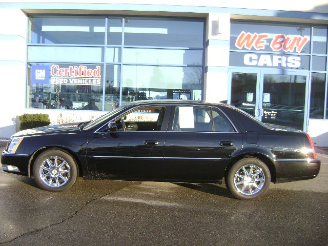 Cadillac DTS XLT Pickup 4D 5 1/2 Ft Other