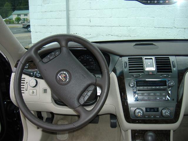 Cadillac DTS Coupe Sedan
