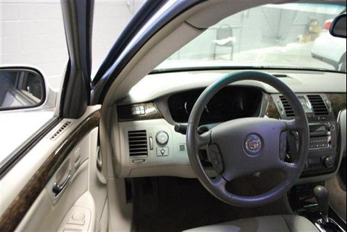 Cadillac DTS 2010 photo 5