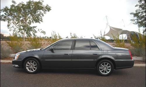 Cadillac DTS 2010 photo 3
