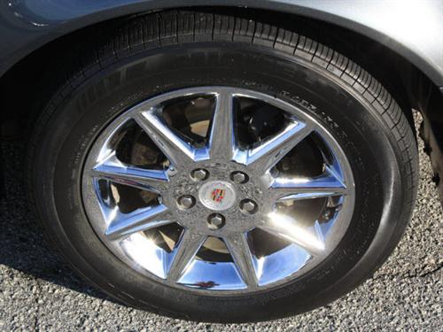 Cadillac DTS 2010 photo 1