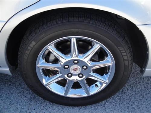 Cadillac DTS 2010 photo 1