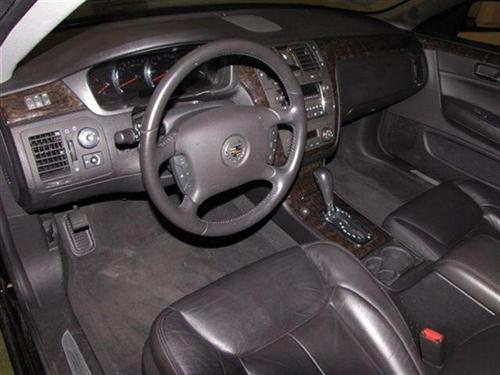 Cadillac DTS 2010 photo 3