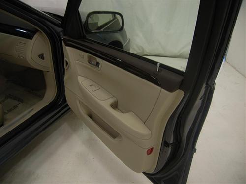 Cadillac DTS 2010 photo 1