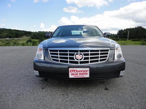 Cadillac DTS 2010 photo 2