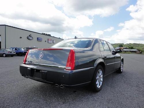 Cadillac DTS 2010 photo 4