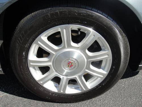 Cadillac DTS 2010 photo 2