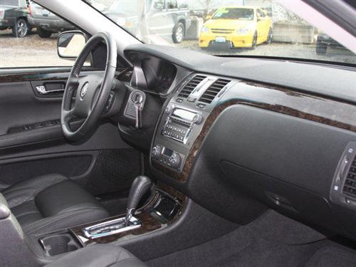 Cadillac DTS 2010 photo 2