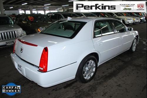 Cadillac DTS 2010 photo 4