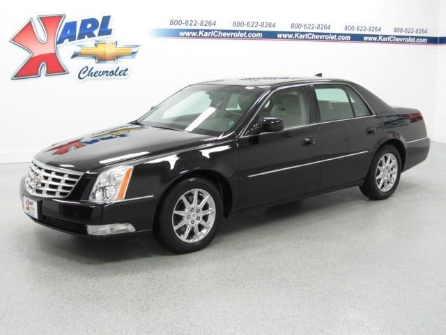 Cadillac DTS XLT Pickup 4D 5 1/2 Ft Sedan