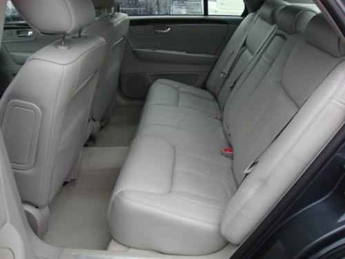 Cadillac DTS 2010 photo 1
