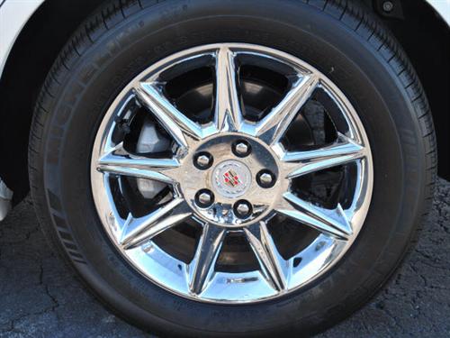 Cadillac DTS 2010 photo 2