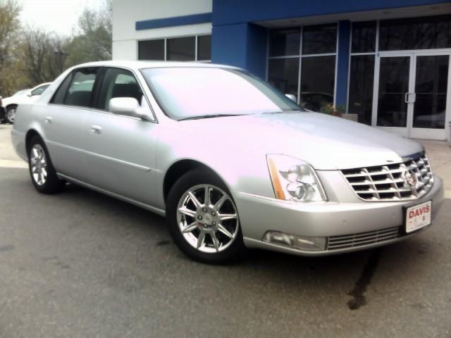 Cadillac DTS Slk32 Sedan