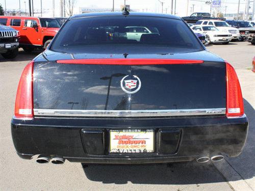 Cadillac DTS 2010 photo 4