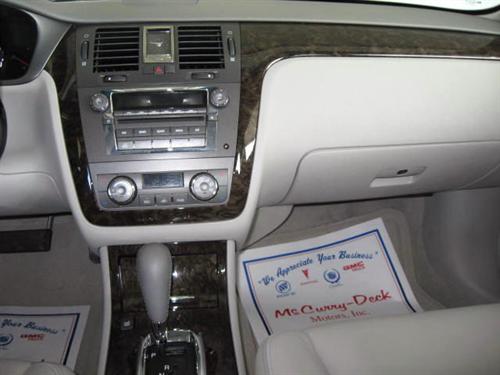 Cadillac DTS 2010 photo 3