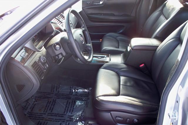 Cadillac DTS 2010 photo 3