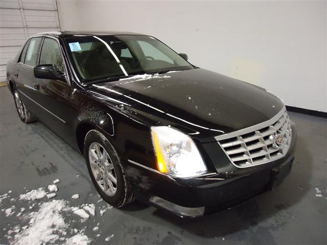Cadillac DTS Unknown Sedan