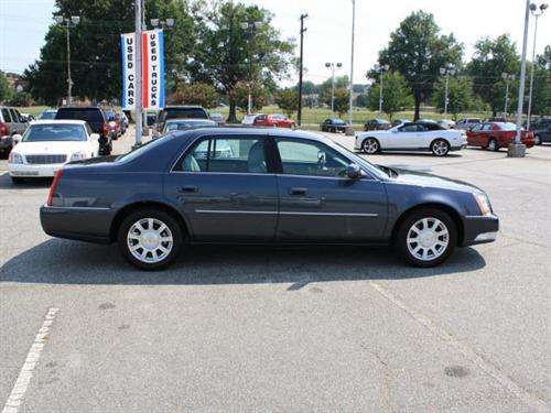 Cadillac DTS 2010 photo 3