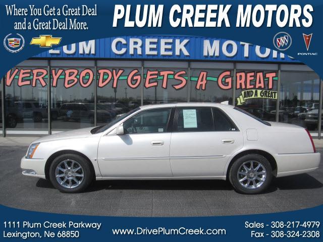 Cadillac DTS Unknown Sedan