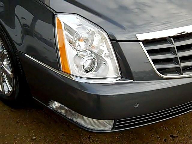 Cadillac DTS 2010 photo 2