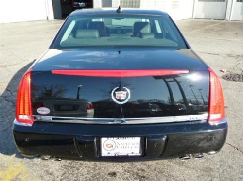 Cadillac DTS 2011 photo 4