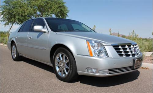 Cadillac DTS 2011 photo 1