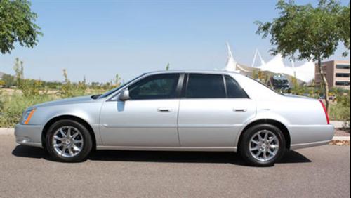 Cadillac DTS 2011 photo 4