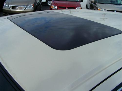 Cadillac DTS 2011 photo 4