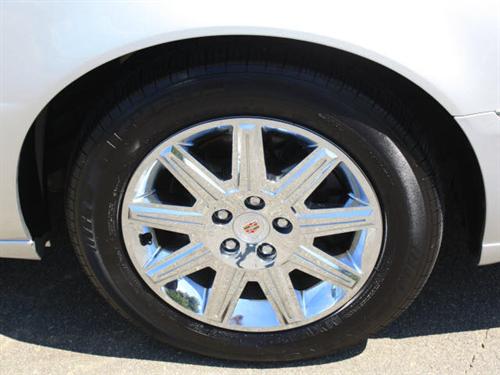 Cadillac DTS 2011 photo 1