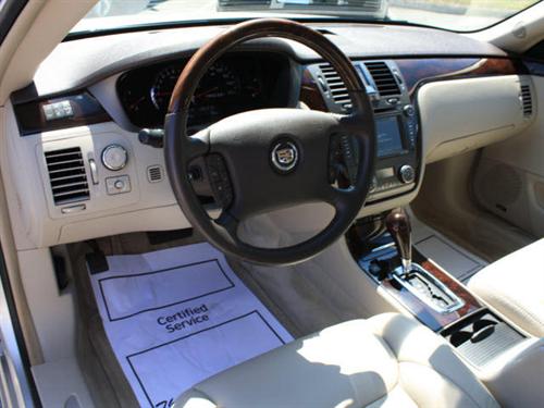 Cadillac DTS 2011 photo 3
