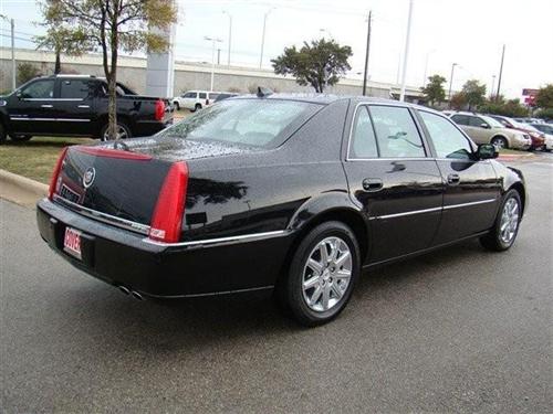 Cadillac DTS 2011 photo 4