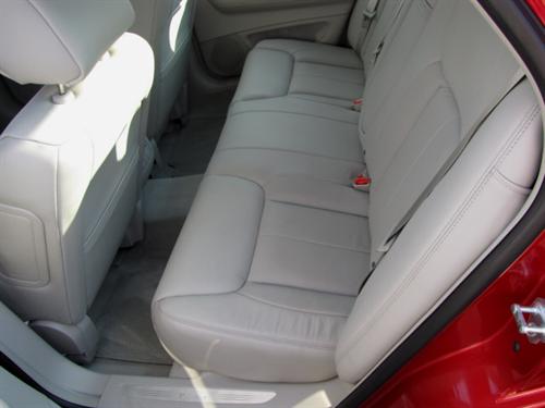 Cadillac DTS 2011 photo 2