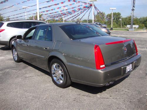 Cadillac DTS 2011 photo 3