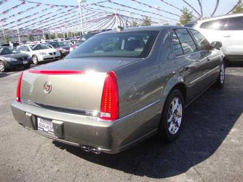 Cadillac DTS 2011 photo 5