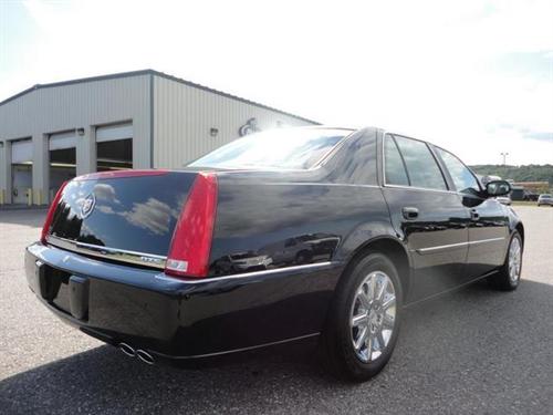 Cadillac DTS 2011 photo 3