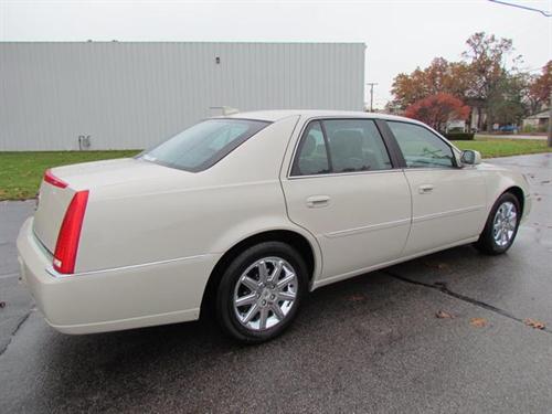 Cadillac DTS 2011 photo 4