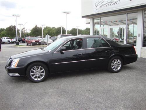 Cadillac DTS 2011 photo 2