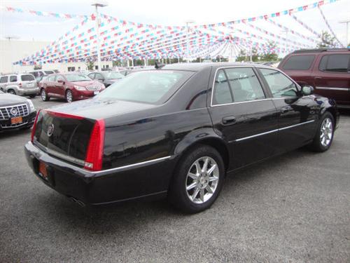 Cadillac DTS 2011 photo 5