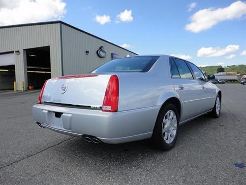 Cadillac DTS 2011 photo 4