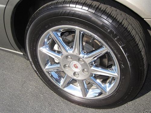 Cadillac DTS 2011 photo 1