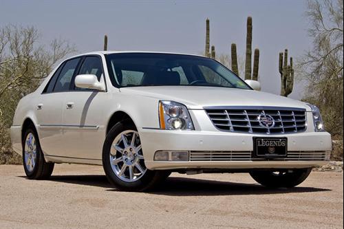 Cadillac DTS 2011 photo 1